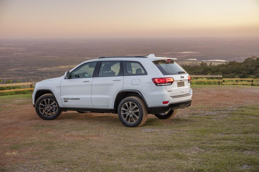  Jeep Grand Cherokee 75th Anniversary 2016 года  (BR) (фото 2 из 3)